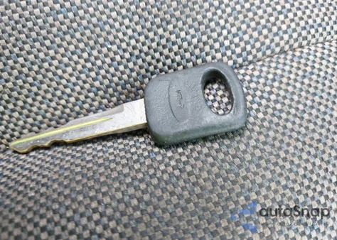 2004 Ford Crown Victoria Police z USA, uszkodzony, nr VIN 2FAHP71W54X138088